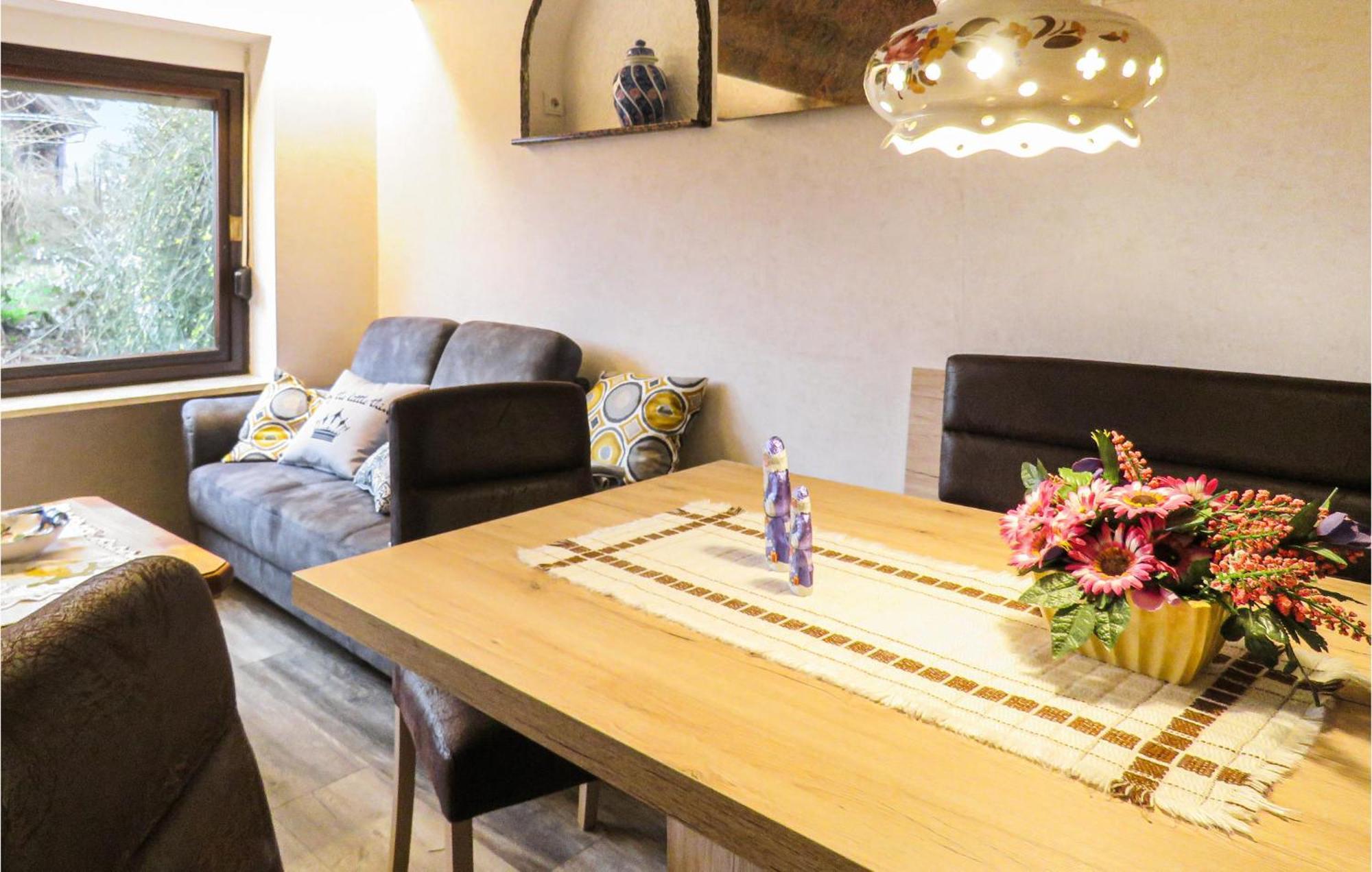 Amazing Apartment In Hinterweidenthal With Wifi エクステリア 写真